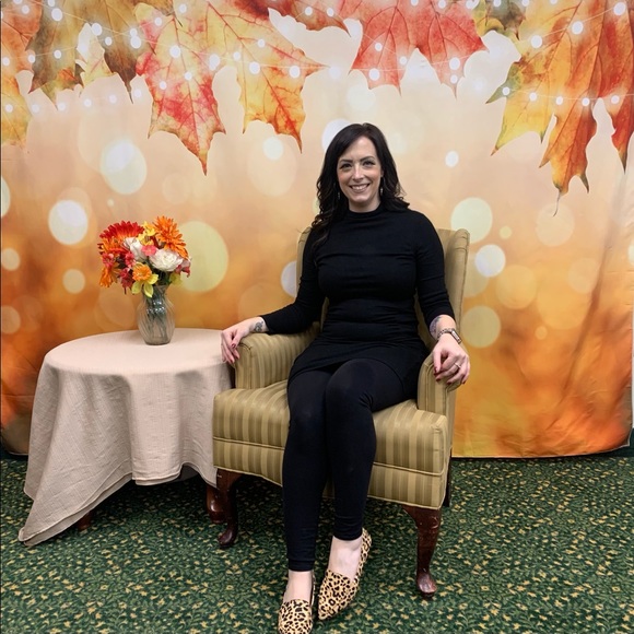 Meet your Posher Emmalie! - Picture 1 of 1